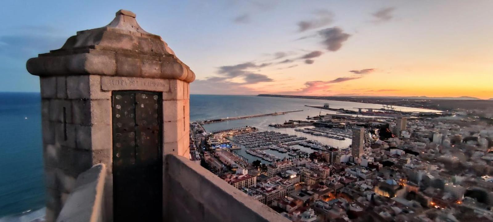 Postiguet Beach&Center Apartment Alicante Buitenkant foto